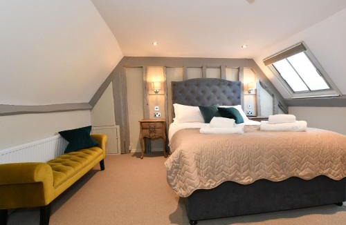 Calne Hotel | Lansdowne Strand