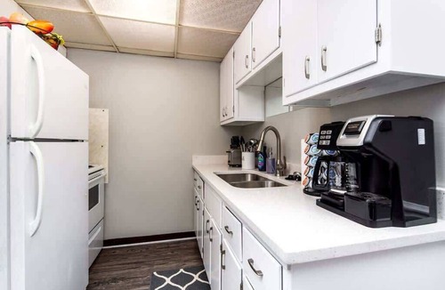 Lansing Apartment | Lansing Layover #2 | The Hangar