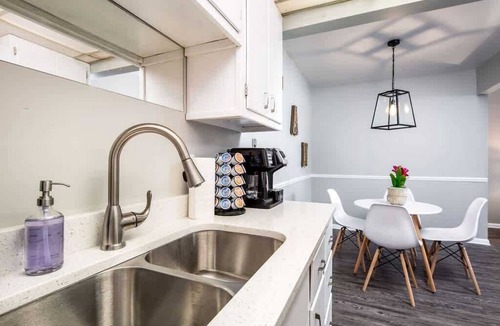 Lansing Apartment | Lansing Layover #2 | The Hangar