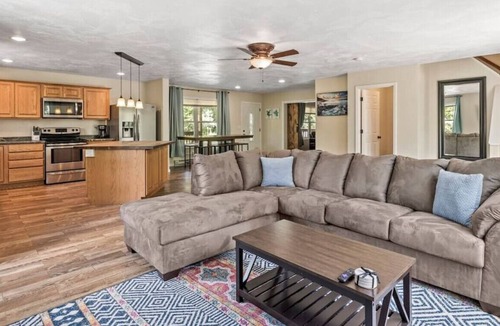 Lansing House | Lansing upstairs 5 bedroom 3.5 bath · Sp · Spacious! Pool Table+Fire Pit