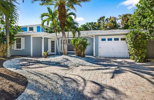 Bay Esplanade House | Lantana Cabana