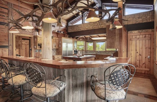 Sabinal Cabin | Lantana Lodge in Sabinal