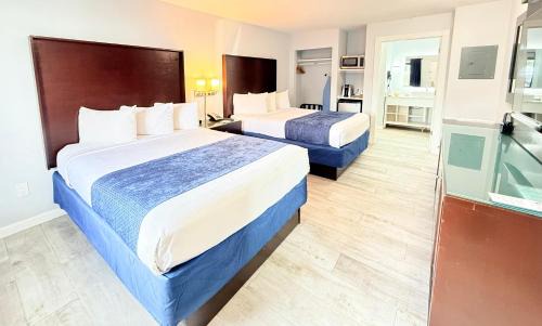 Whitfield Hotel | Lantern Inn & Suites - Sarasota