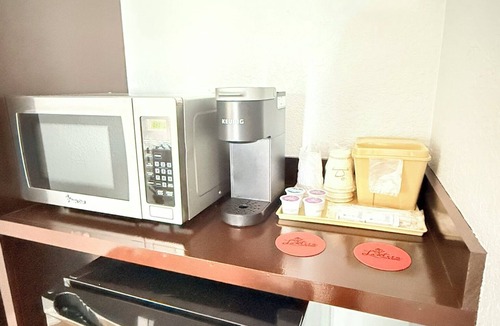 Whitfield Hotel | Lantern Inn & Suites