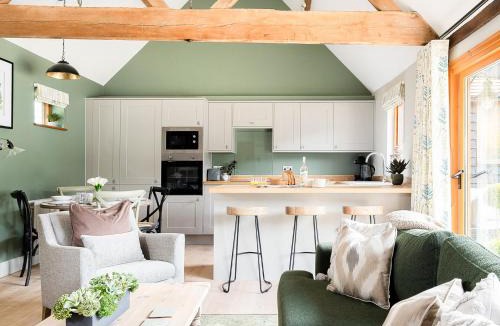 Fair Oak Green House | Lantern Lodge