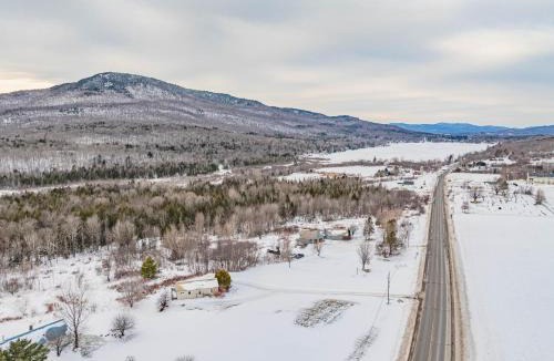 Eastern Vermont House | Lany Mae's Getaways - 20 min to Stowe - NO extra fees