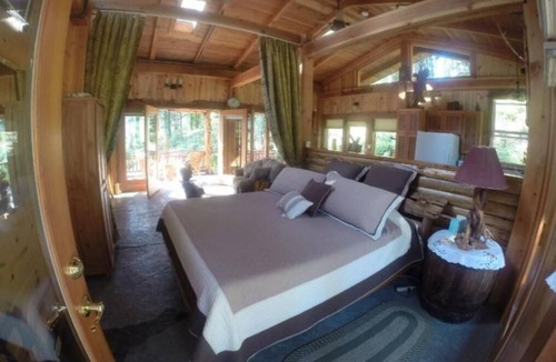 Saginaw Bed & Breakfast | Lanzarotta Bed and Breakfast