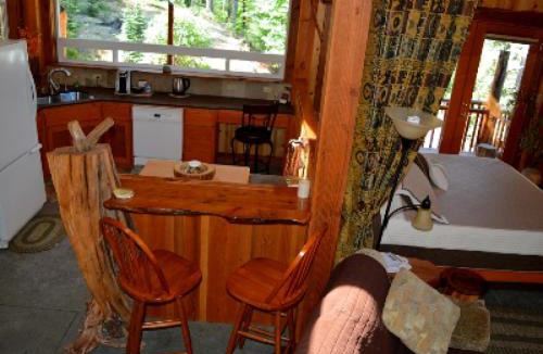 Saginaw Bed & Breakfast | LANZAROTTA Bed and Breakfast