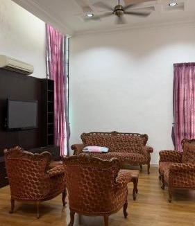 Kampung Behor Gandin House | Lanzi Roomstay Kangar