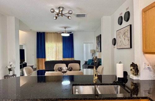 Lake Berkley House | LAOxury 3bd townhome pool front in brilliant Kissimmee