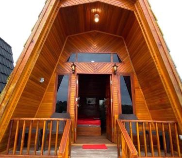 Sumatra Ski Chalet | Lapay Homestay Syariah