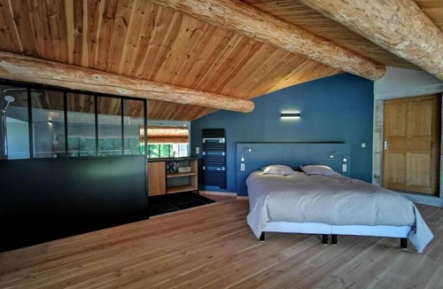 Saint-Etienne-Lardeyrol Bed & Breakfast | Laraire