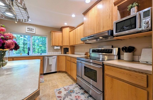 Yamhill County House | LARC Ranch ~ Serene Wine Country Escape!