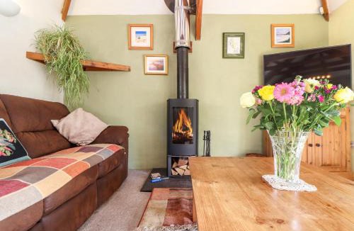 Helford Passage House | Larch Barn