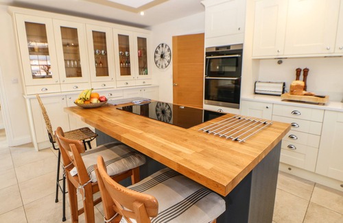 King's Meaburn Cottage | LARCH HOUSE, pet friendly, with open fire in Appleby-In-Westmorland