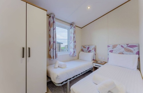 Carlton Miniott Cabin | Larch Waterside Spa (Pet), Thirsk