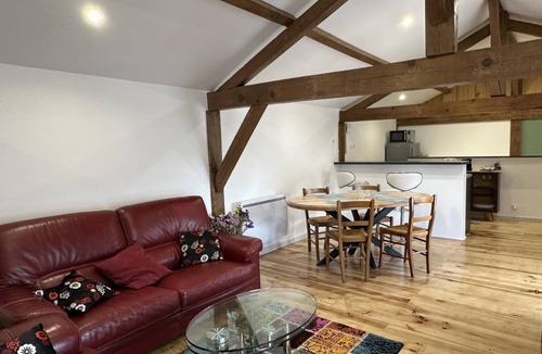 Benquet House | LARCHET - BENQUET - Gîte