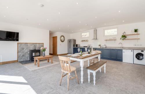 Kington House | Larchwood Lodge