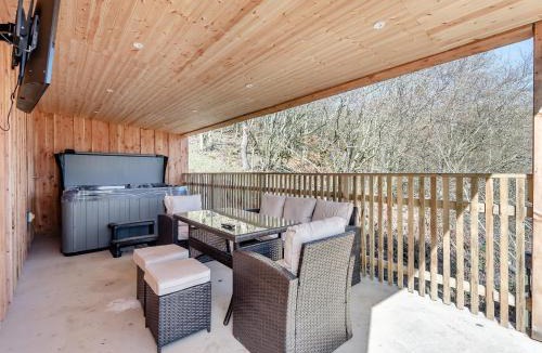 Kington House | Larchwood Lodge