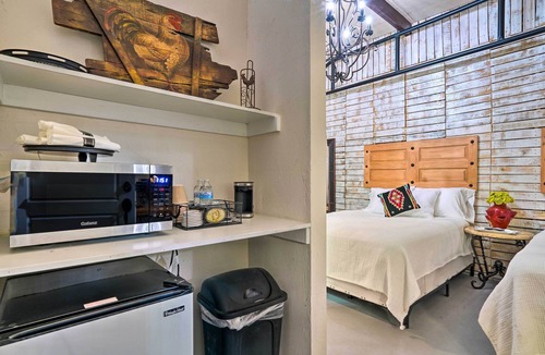 Western Division Apartment | Laredo Vacation Rental Near Tourist Attractions!