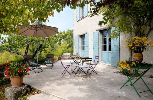 Saint-Michel-l'Observatoire House | Large house in perched village in the Luberon park