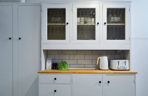 Prahran Apartment | Large 1 Bed Art Deco Prahran with Study