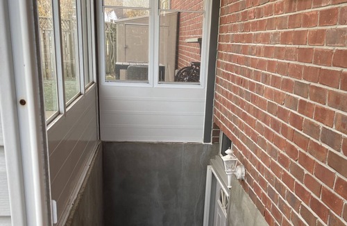 Byron Apartment | Large 1 Bedroom Apartment- Private Entrance & Yard