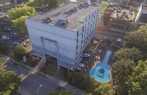 Edgehill Condo | Large 1 Bedroom Condo - On Music Row - Guitar Pool