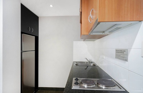 Parramatta Apartment | LARGE 1 BEDROOM UNIT + CAR SPACE PARRAMATTA CBD