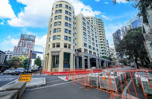 Parramatta Apartment | LARGE 1 BEDROOM UNIT + CAR SPACE PARRAMATTA CBD