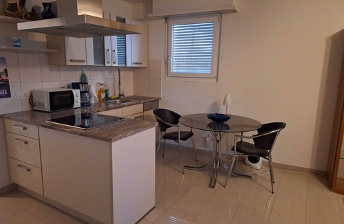 Matthaus Apartment | Large 1-room apartment-Mark