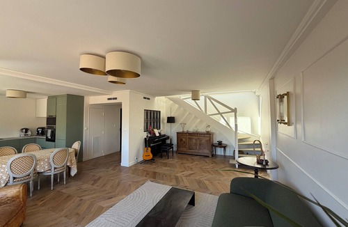 Saint - Aubin - Dupuy Apartment | Large 105m² Apt with Terrace & Parking