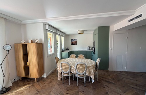 Saint - Aubin - Dupuy Apartment | Large 105m² Apt with Terrace & Parking