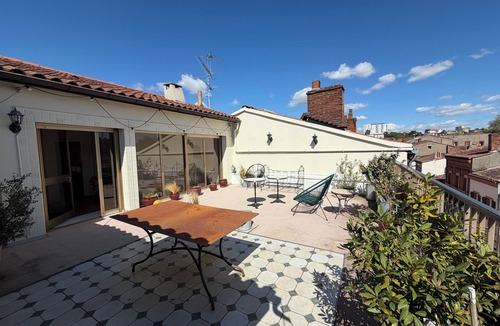 Saint - Aubin - Dupuy Apartment | Large 105m² Apt with Terrace & Parking