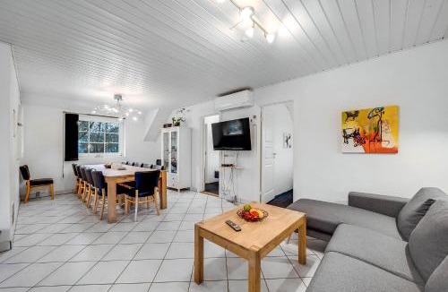 Lodbjerg Hede House | Large 14-Person Pool House - 1004