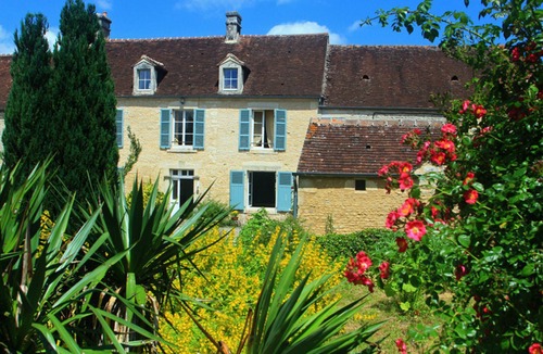 Ri Cottage | Large 18th-century house with enclosed garden, pets allowed