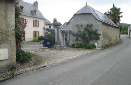 Bernac-Dessus House | Large 19th century character house.