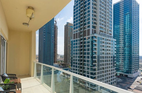 Jumeirah Lake Towers Apartment | Large 1BR with Lake View in JLT - Close to Metro
