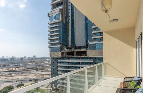 Jumeirah Lake Towers Apartment | Large 1BR with Lake View in JLT - Close to Metro