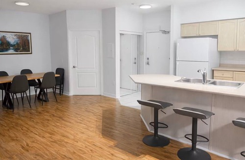 North York Condo | Large 2+2+den, private terrace, gym, sauna, garage, walk to subway!