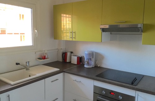 Mediterranee Apartment | Large 2 bedroom standing air conditioned seafront LINEN SUPPLIED/BED DONE