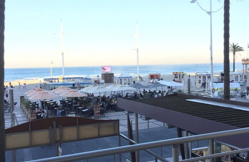 Mediterranee Apartment | Large 2 bedroom standing air conditioned seafront LINEN SUPPLIED/BED DONE