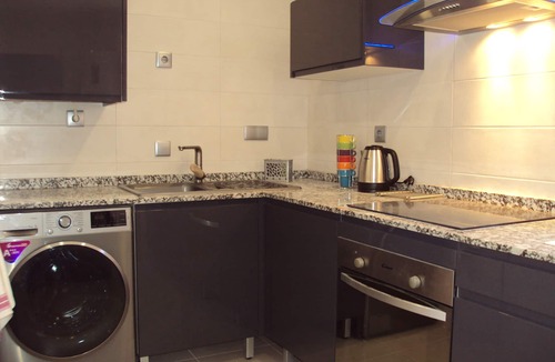 Benidorm Apartment | Large 2 bedroom apartment with private patio sleeping 6 people