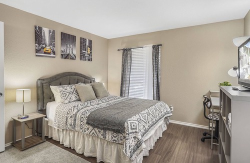 East Riverside - Oltorf Apartment | Large 2 Bedroom near Downtown