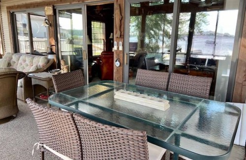 Rochester House | Large 2 Story Lake Home