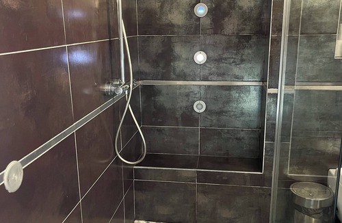 Villejuif Apartment | Large 22 m2 ground-floor studio, 5-minute walk from IGR/Paul Brousse line 14
