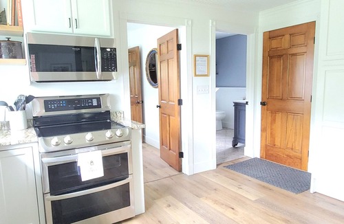 Williamsburg House | Large 2Bed/1Bath Country House - 3.6 Miles Traverse City Horse Show/Gold Cup