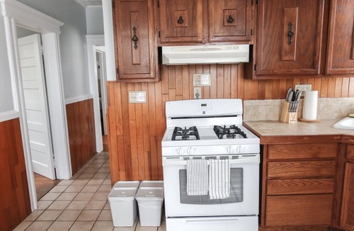 West Orange Apartment | Large 2BR Apt w/Balcony | Quick NYC Train
