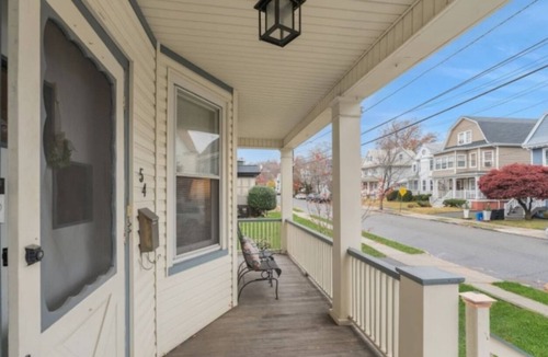 West Orange Apartment | Large 2BR Apt w/Balcony | Quick NYC Train