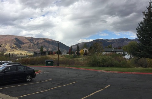 Eden Condo | Large 2BR Near Pineview, Powder Mtn & Snowbasin Hot Tub